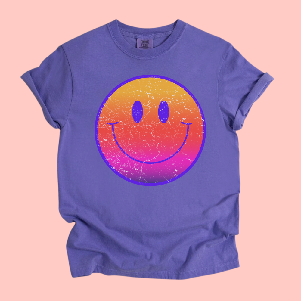 SUNSET SMILES TEE - FANGIRL SWAG