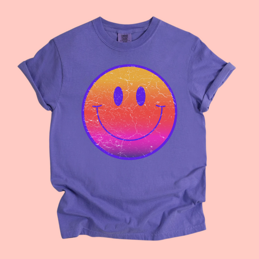 SUNSET SMILES TEE - FANGIRL SWAG