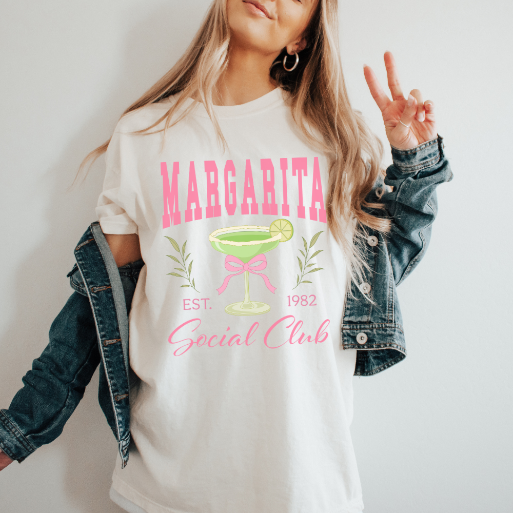 MARG SOCIAL CLUB TEE - FANGIRL SWAG