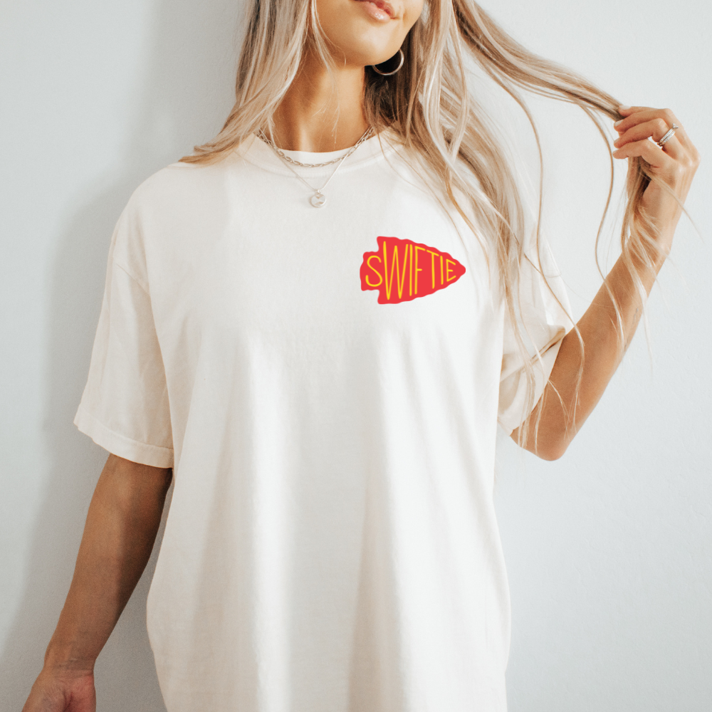 SWELCE 87 TEE - FANGIRL SWAG