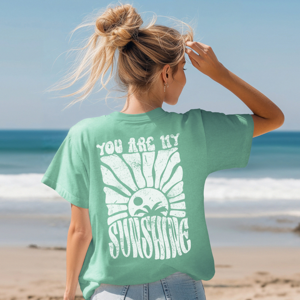 SUNSHINE TEE - FANGIRL SWAG