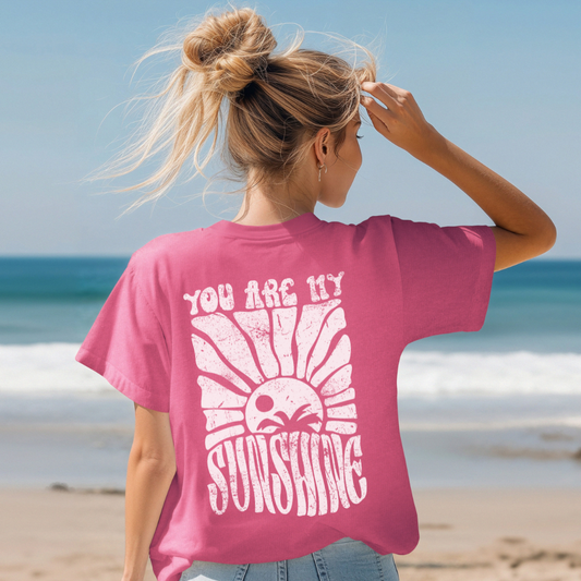 SUNSHINE TEE - FANGIRL SWAG