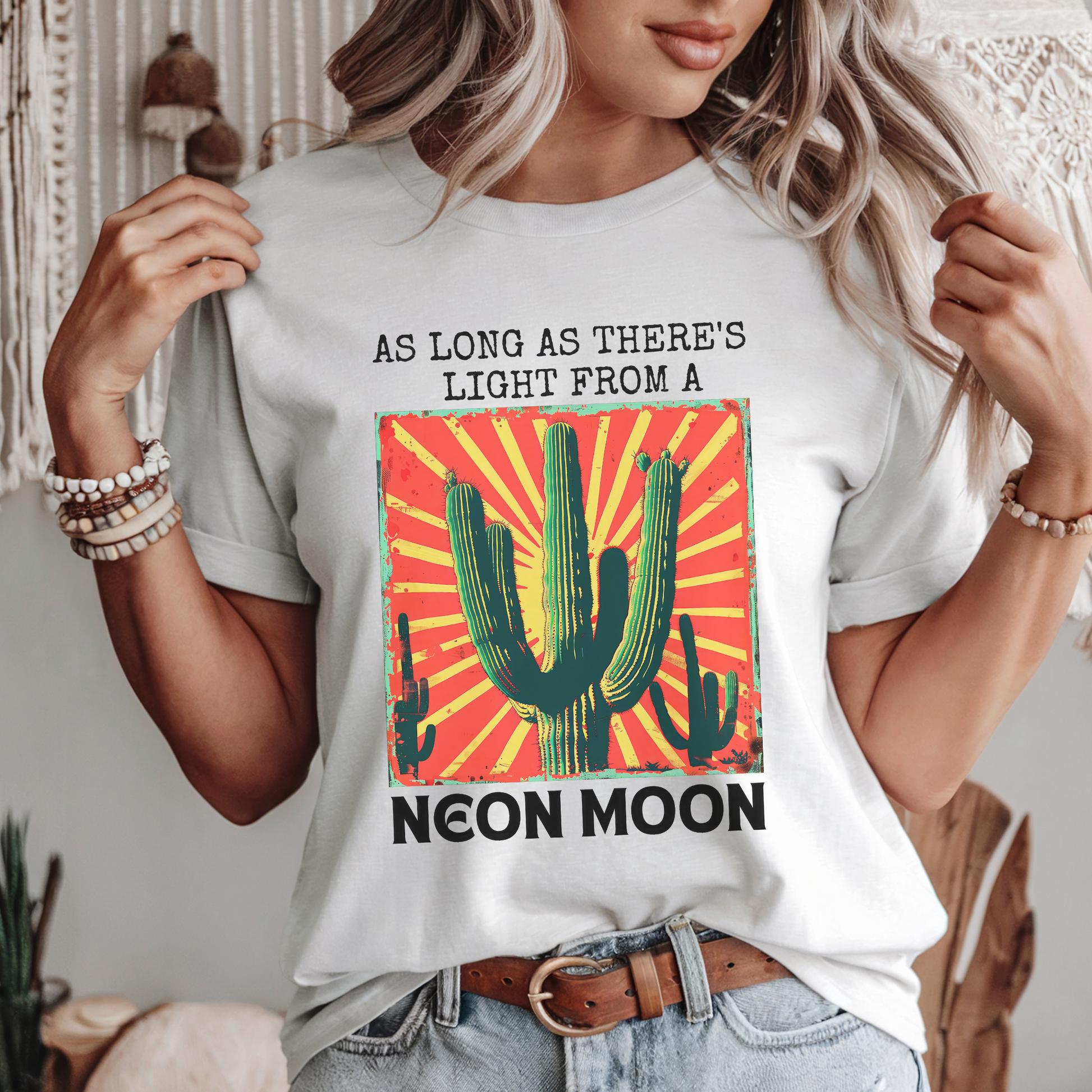Neon Moon Tee - FANGIRL SWAG