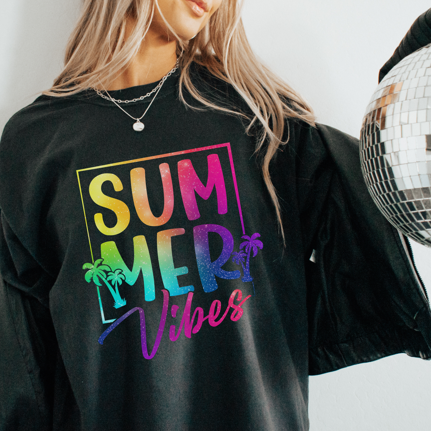 SUMMER VIBES TEE - FANGIRL SWAG