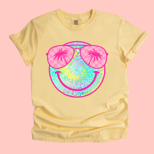 SUNNY SMILES TEE - FANGIRL SWAG
