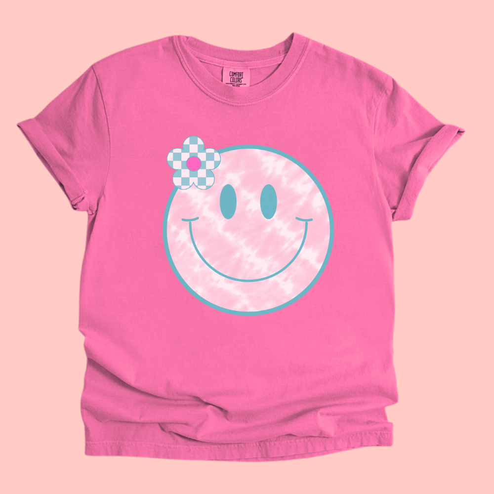PINKY SMILES TEE - FANGIRL SWAG