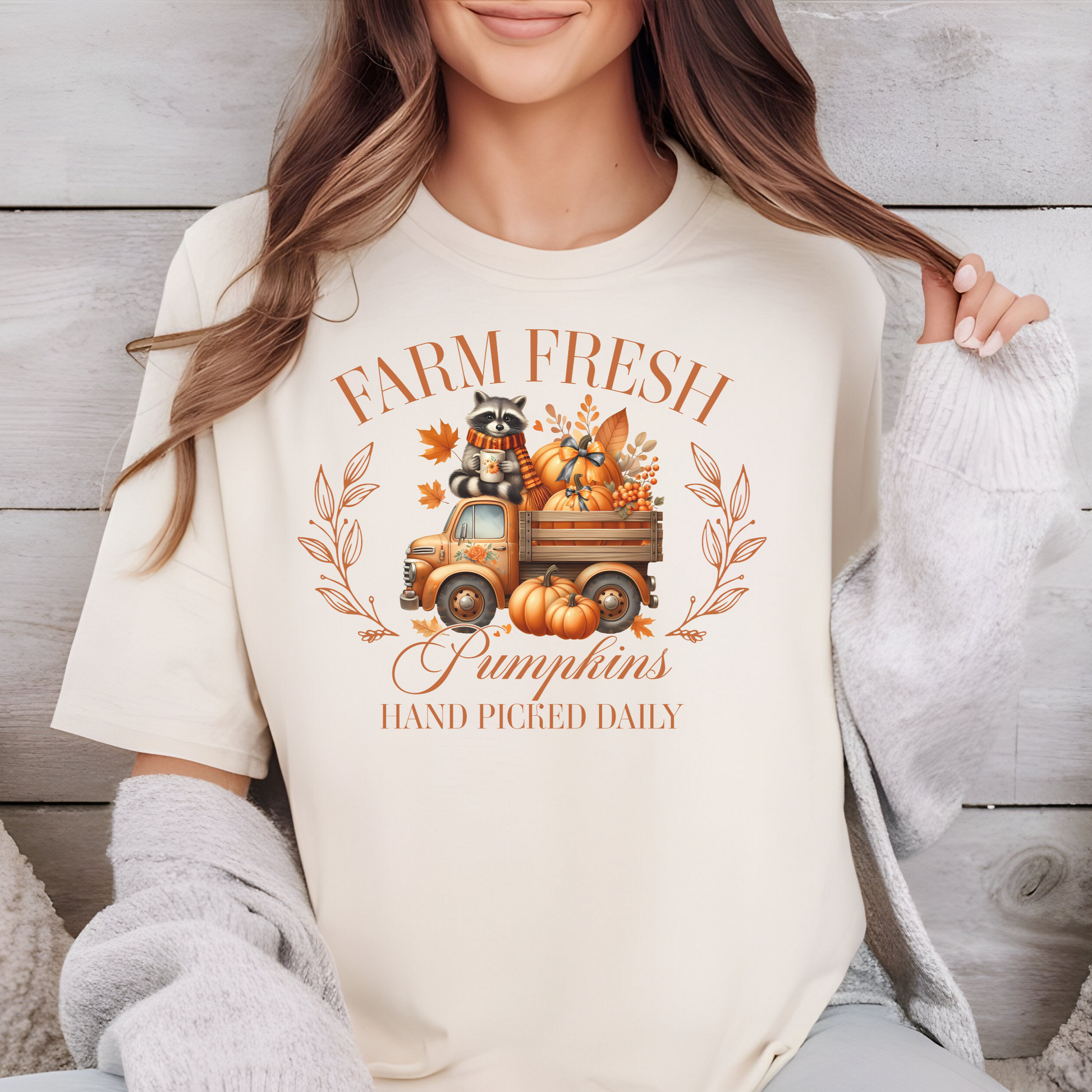 RACOON FARM FRESH PUMPKINS GRAPHIC TEE - FANGIRL SWAG