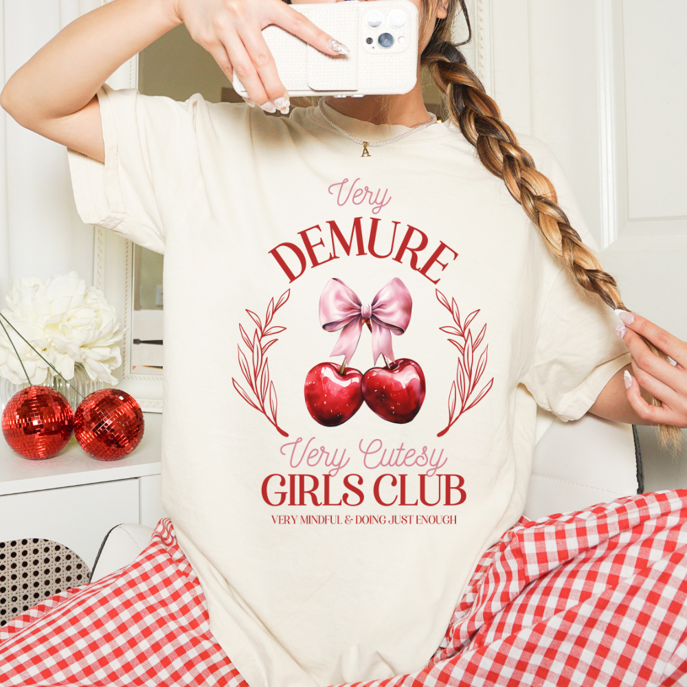 VERY DEMURE TEE - FANGIRL SWAG