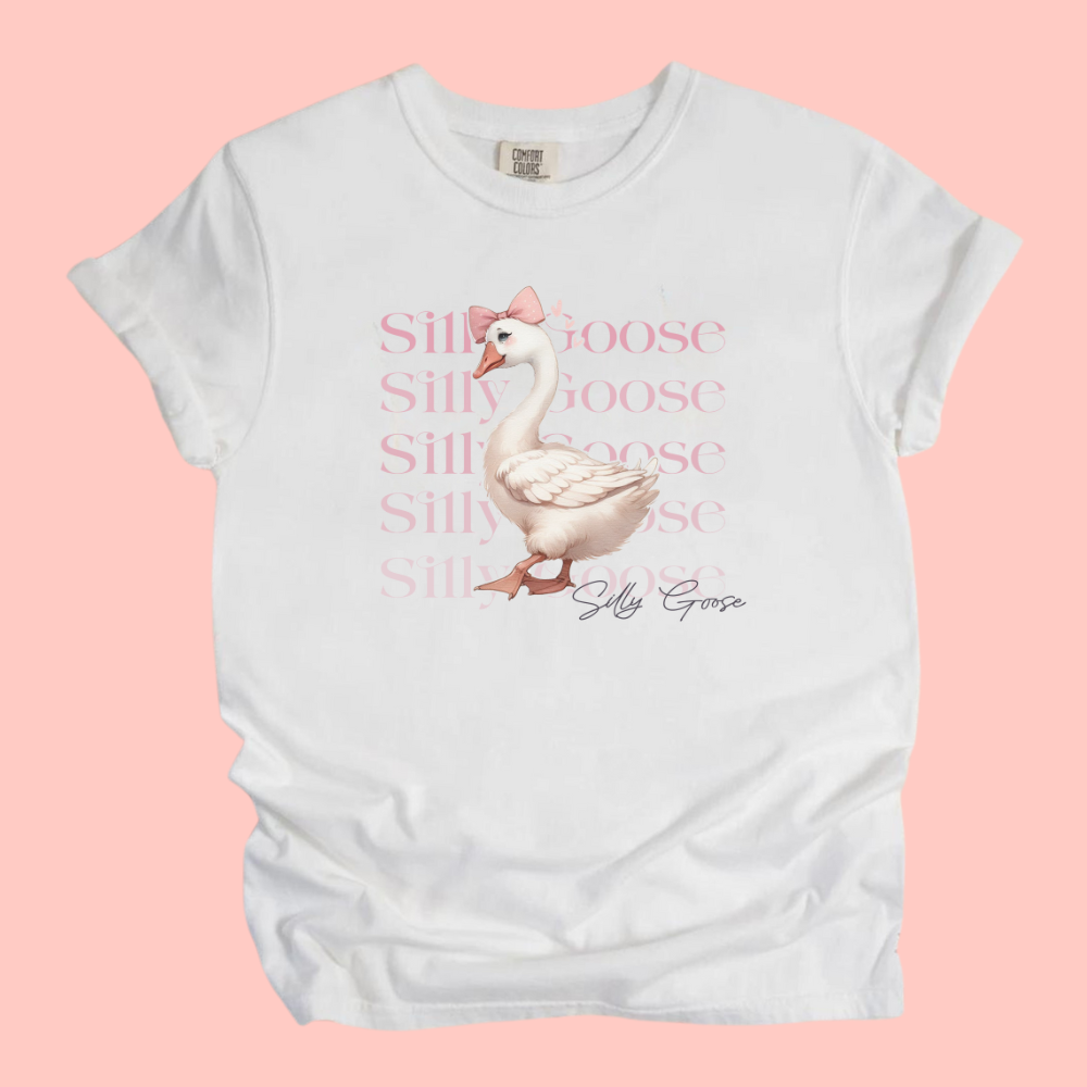SILLY GOOSE TEE - FANGIRL SWAG