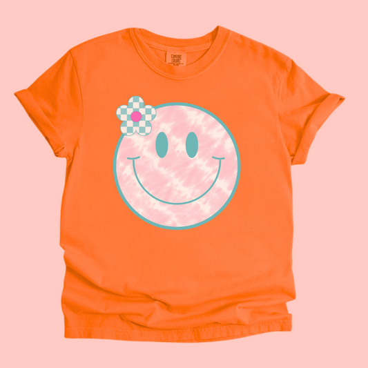 PINKY SMILES TEE - FANGIRL SWAG