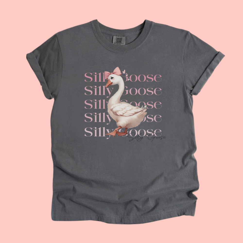 SILLY GOOSE TEE - FANGIRL SWAG