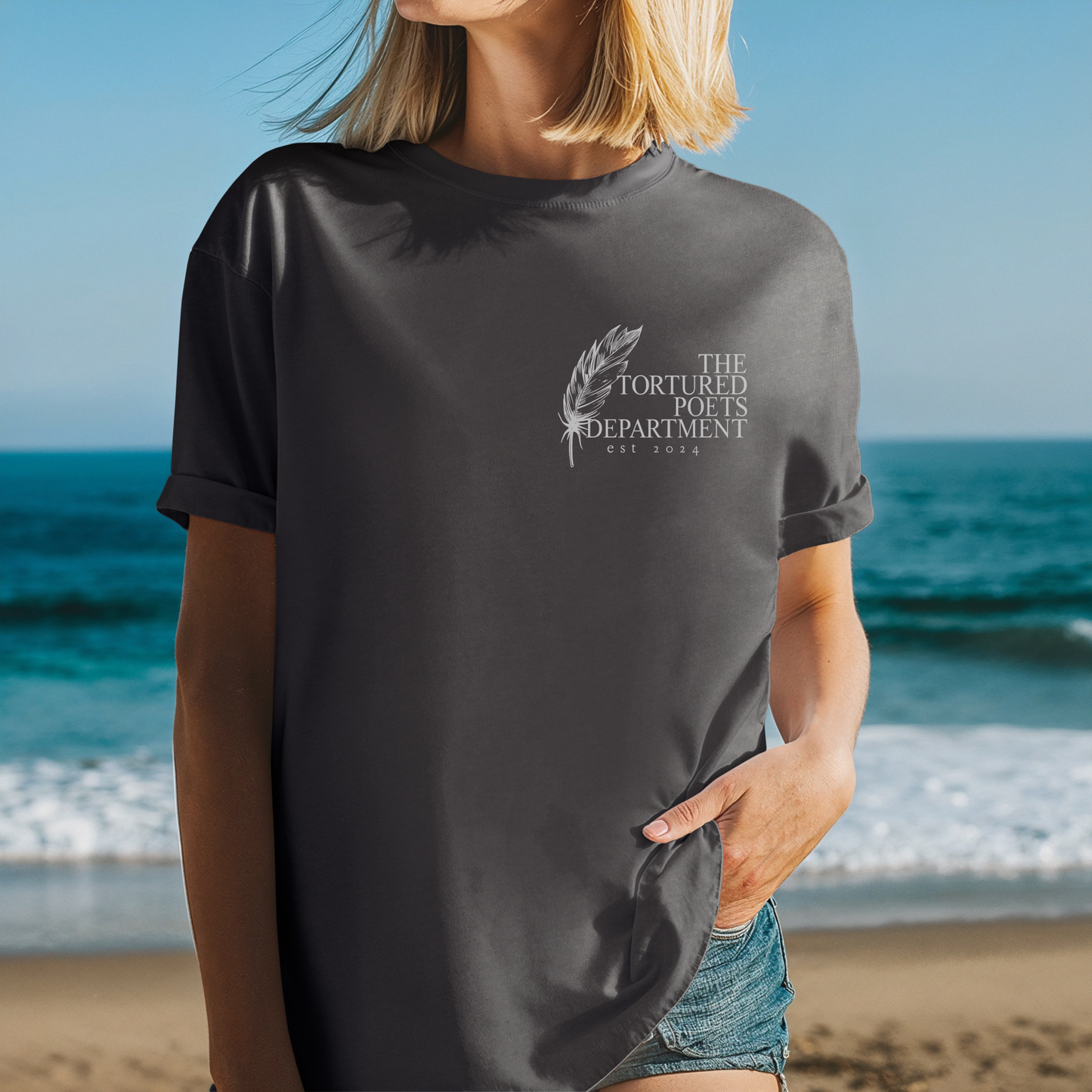 ALL'S FAIR IN LOVE AND POETRY TEE - FANGIRL SWAG