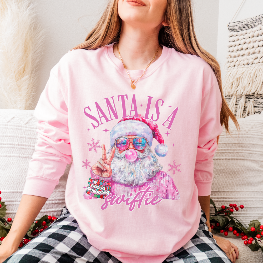 SANTA IS A SWIFTIE LONG SLEEVE TEE