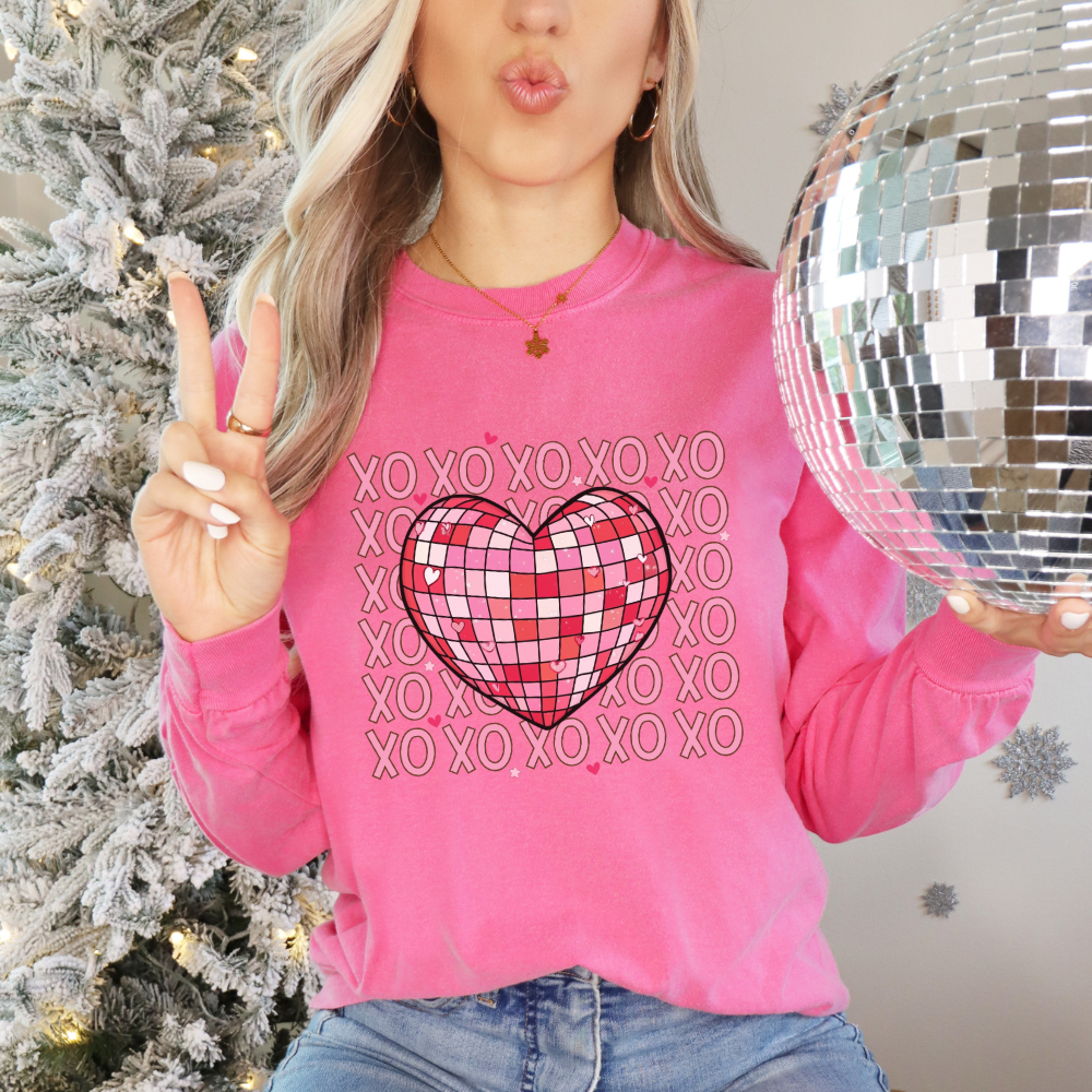 HUGS & KISSES DISCO HEART TEE