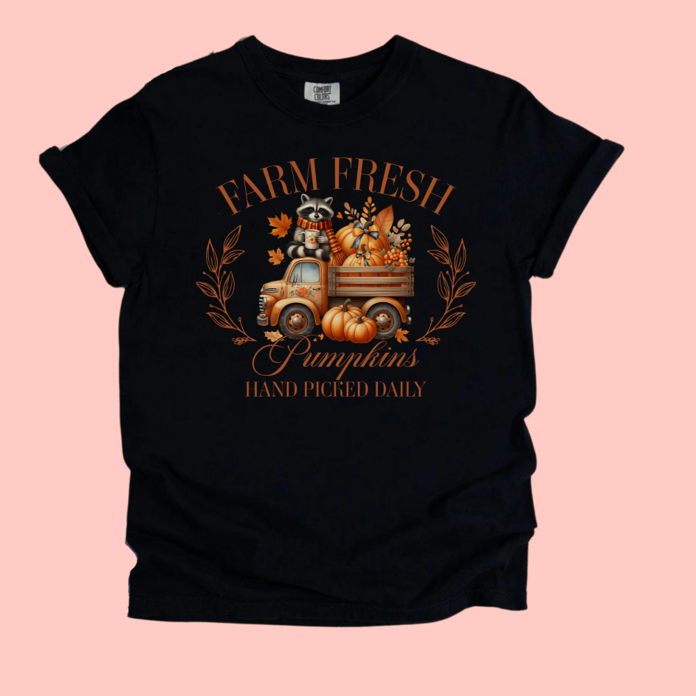 RACOON FARM FRESH PUMPKINS GRAPHIC TEE