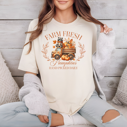 RACOON FARM FRESH PUMPKINS GRAPHIC TEE